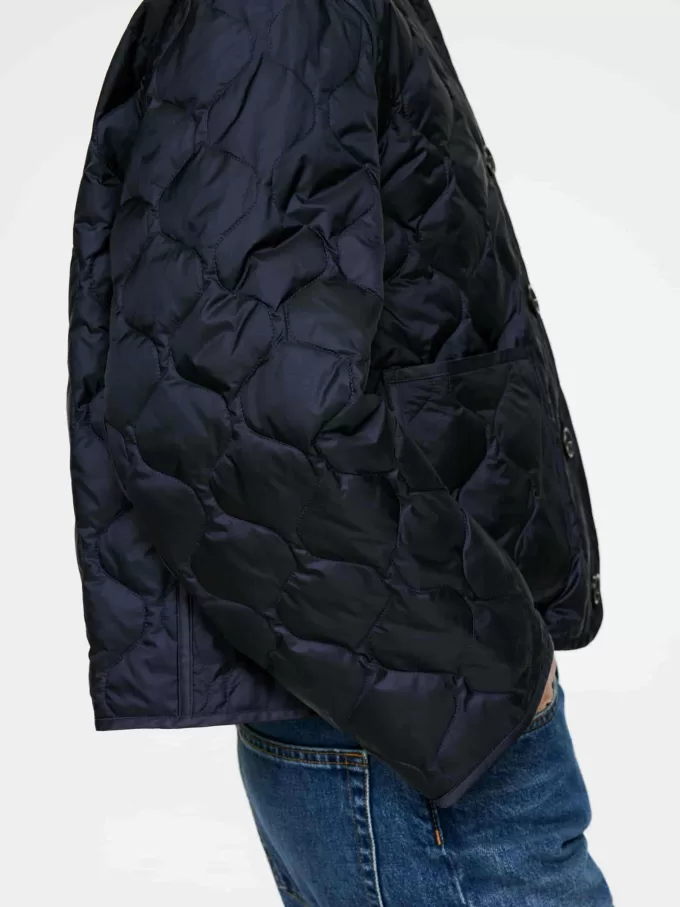 2-in-1-Upcycling-Daunenfutterjacke 2-in-1-Upcycling-Daunenfutterjacke