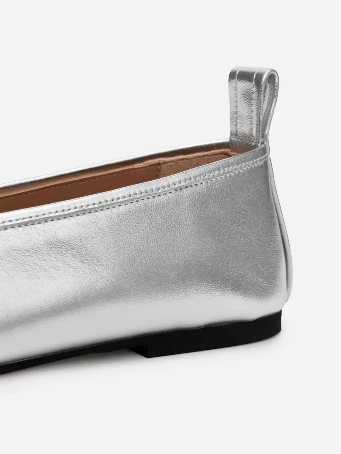 Ballerinas aus Leder