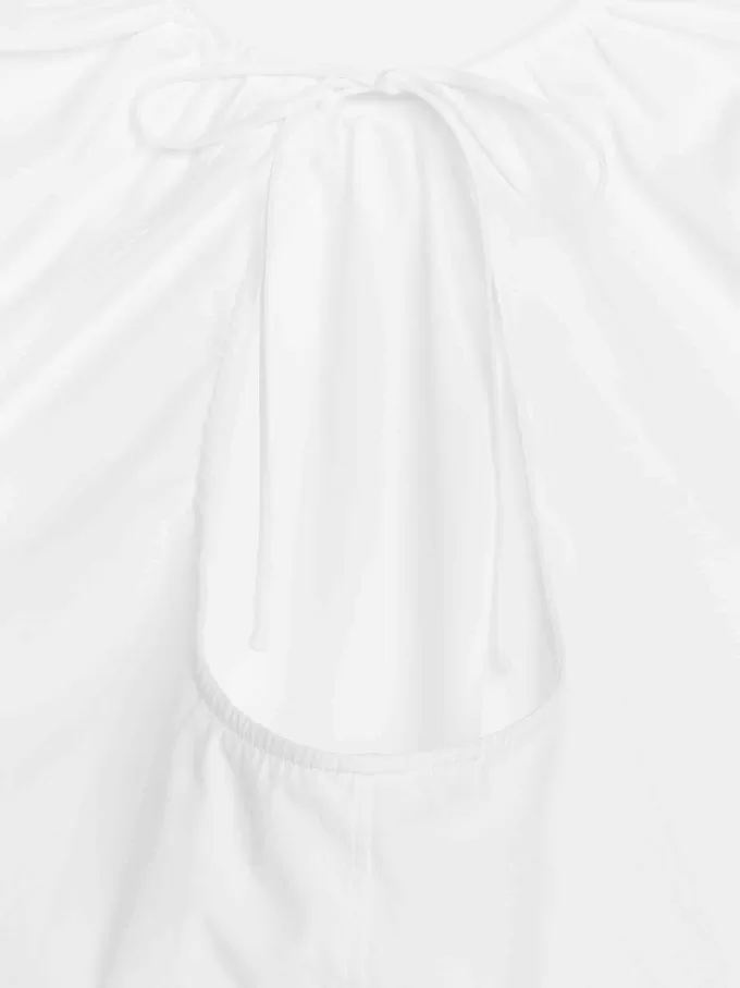 Bluse mit U-Ausschnitt hinten Bluse mit U-Ausschnitt hinten