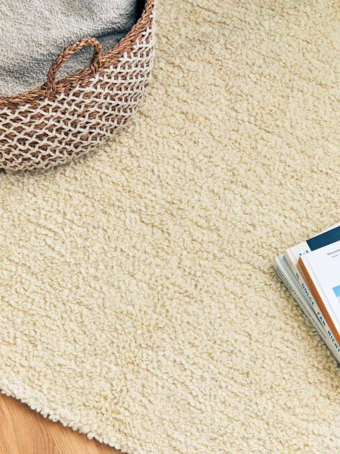 Bouclé-Teppich aus Wollmischung, 170 x 240 cm