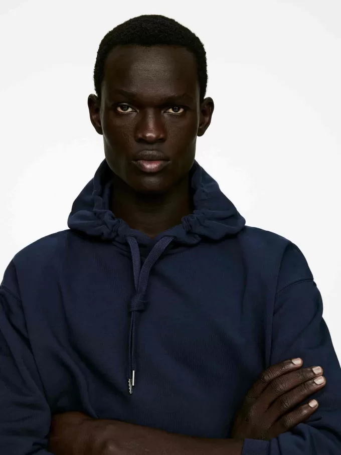 Entspannter Kapuzenpullover