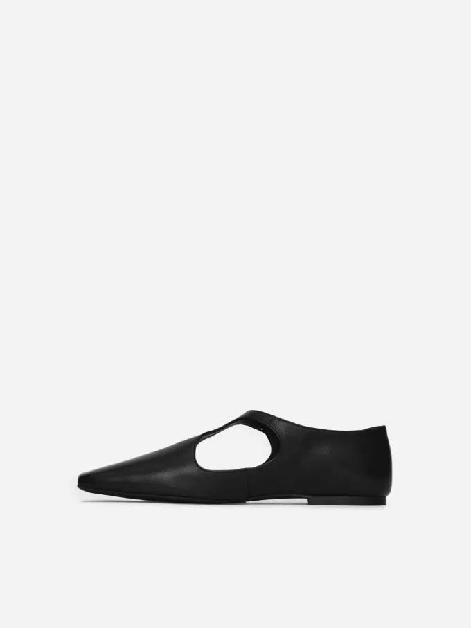 Flache Lederschuhe mit Schnalle