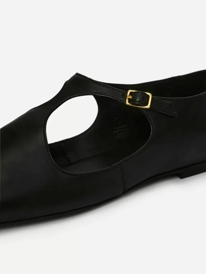 Flache Lederschuhe mit Schnalle