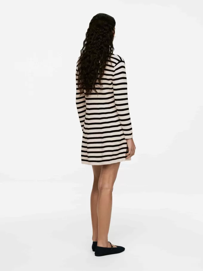 Gestricktes Baumwollkleid Gestricktes Baumwollkleid