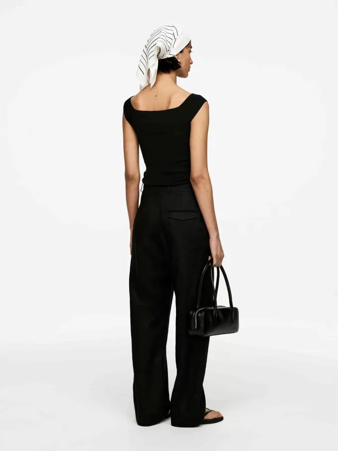 Gestricktes schulterfreies Oberteil Gestricktes schulterfreies Oberteil