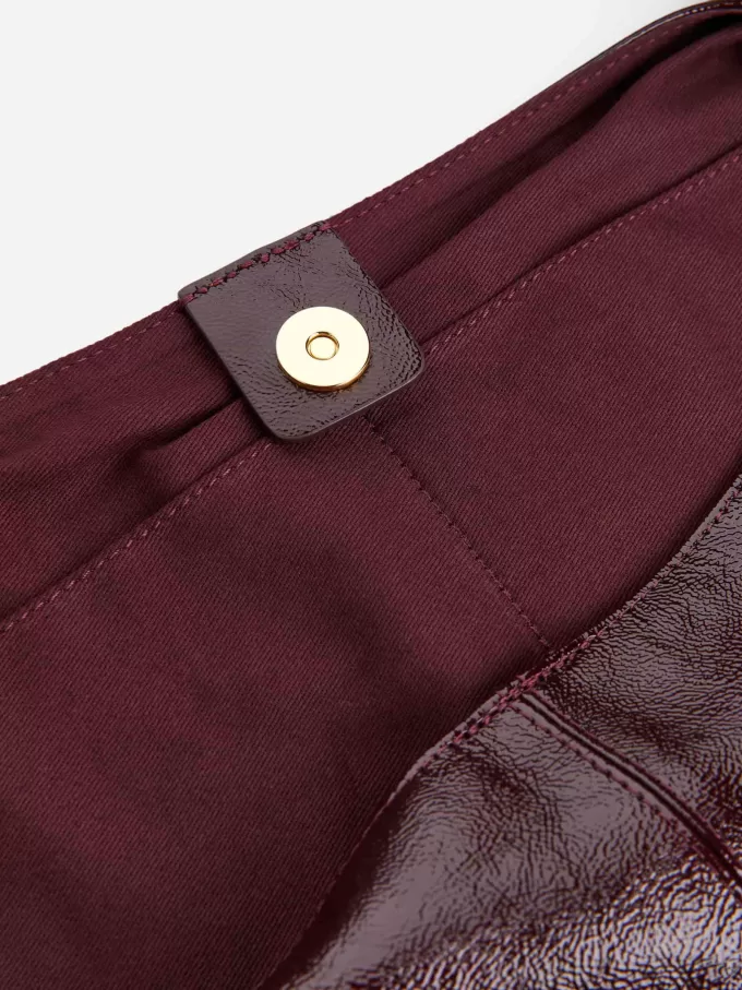 Glänzende Ledertasche