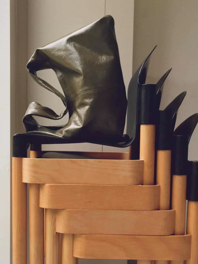 Glänzende Ledertasche