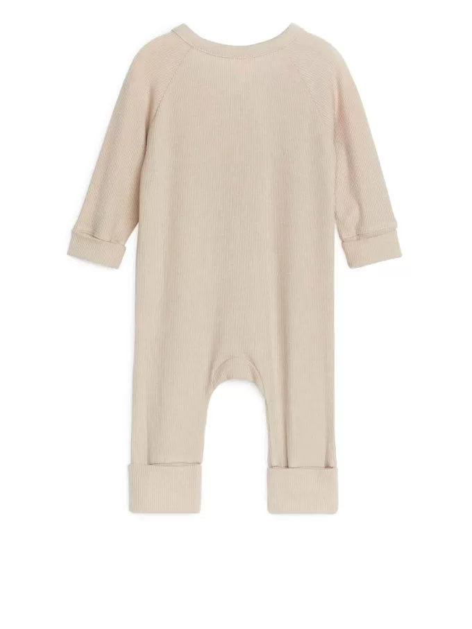 Glattgerippter Pyjama für Neugeborene