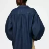 Jeansbluse mit voluminösen Ärmeln