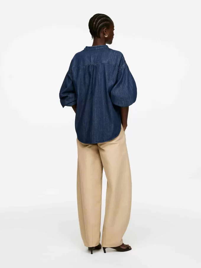 Jeansbluse mit voluminösen Ärmeln