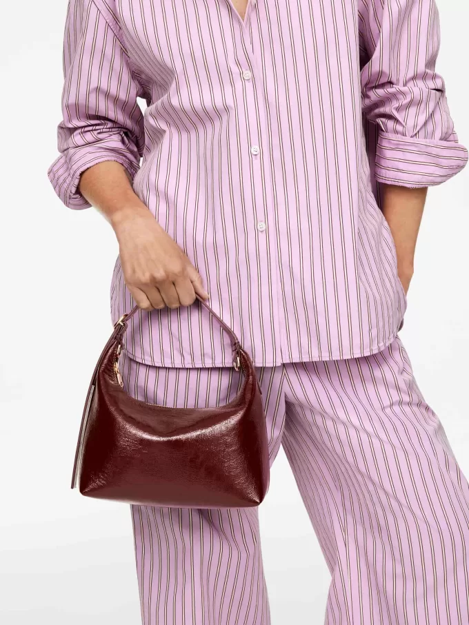 Kastenförmige Ledertasche Kastenförmige Ledertasche