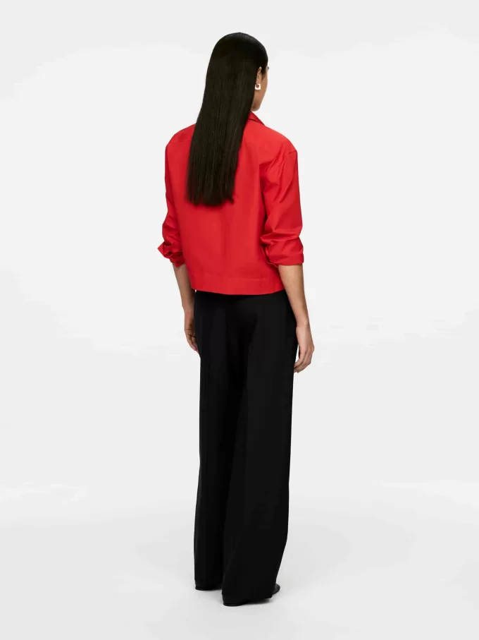 Kurz geschnittenes Baumwollhemd