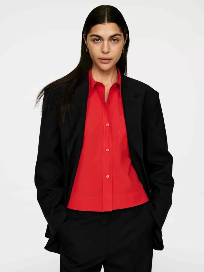 Kurz geschnittenes Baumwollhemd