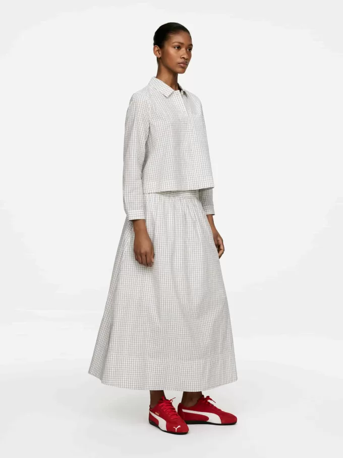 Kurz geschnittenes Baumwollhemd Kurz geschnittenes Baumwollhemd