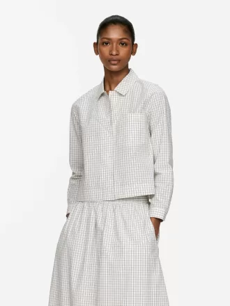 Kurz geschnittenes Baumwollhemd