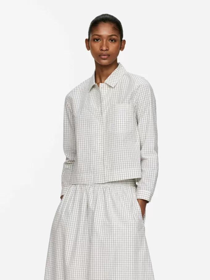 Kurz geschnittenes Baumwollhemd Kurz geschnittenes Baumwollhemd