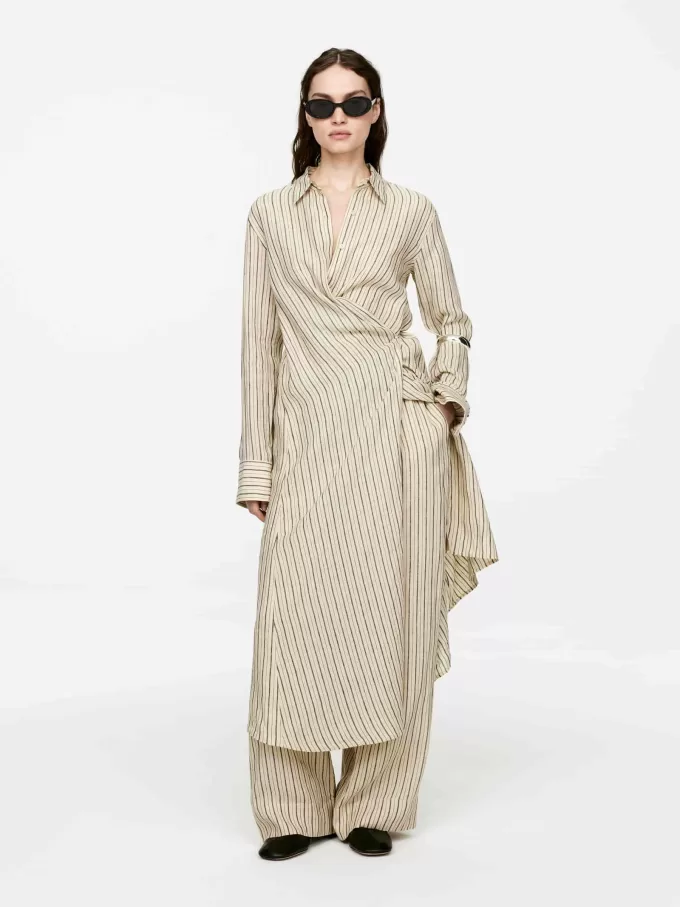 Leinenkleid mit Wickeldetail