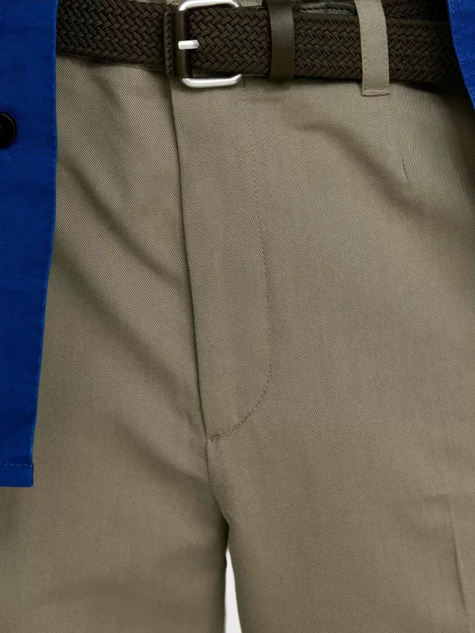 Maßgeschneiderte Hose mit weiter Passform Maßgeschneiderte Hose mit weiter Passform