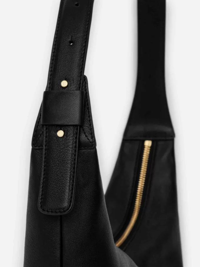 Mittelgroße, gebogene Umhängetasche