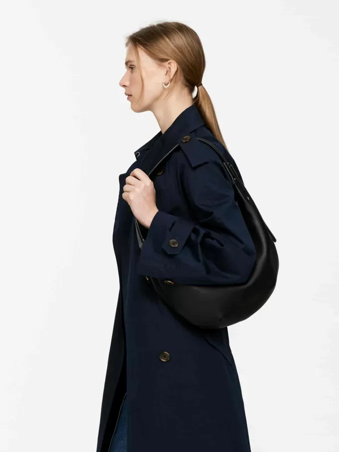 Mittelgroße, gebogene Umhängetasche