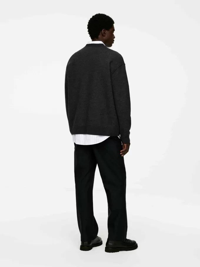 Rundhalspullover aus gekochter Wolle