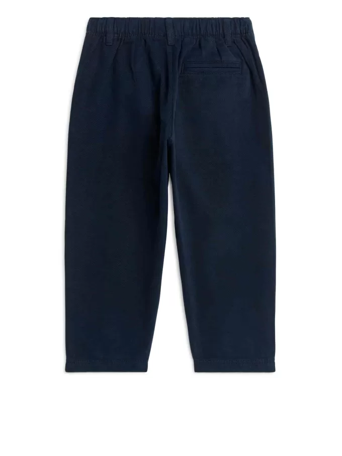 Schmal zulaufende Baumwoll-Chinos