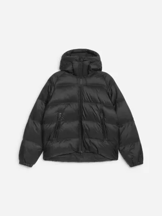 Sportliche Upcycling-Daunenjacke