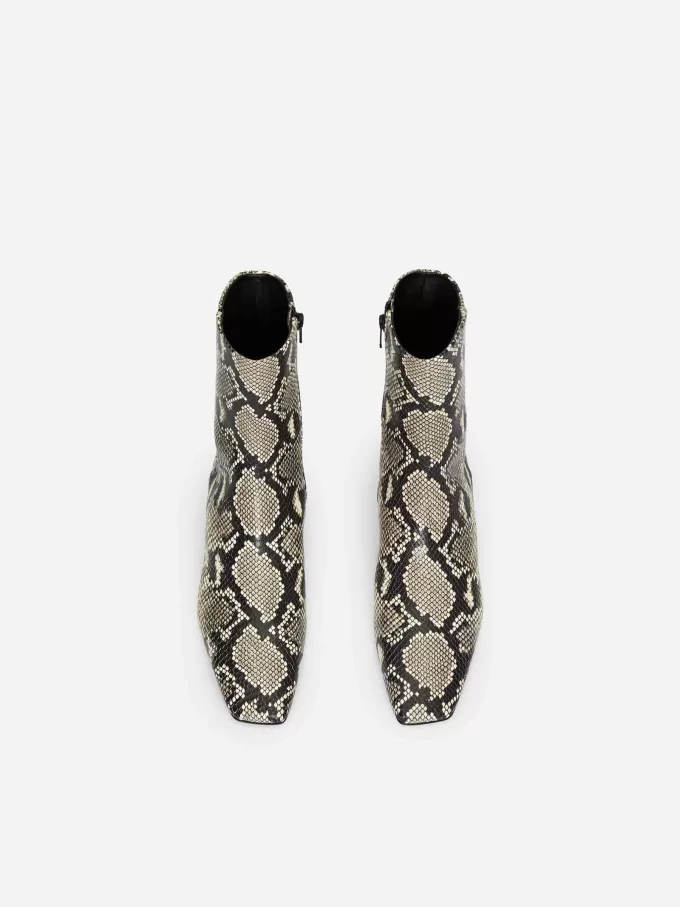 Stiefeletten mit eckiger Zehenpartie