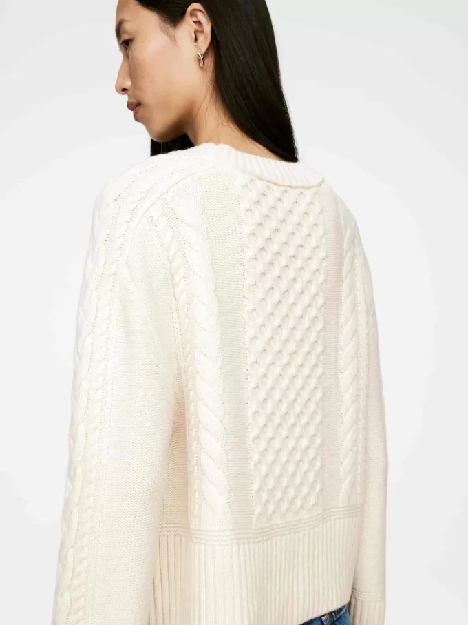 Strickjacke aus Wolle mit Zopfmuster