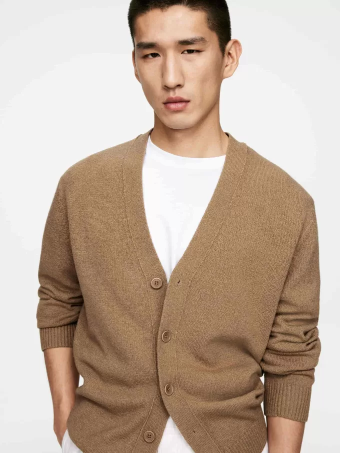 Strickjacke aus Wolle und Baumwolle Strickjacke aus Wolle und Baumwolle