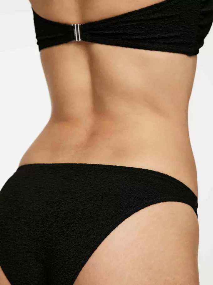 Strukturierter Bikini-Slip mit hoher Taille
