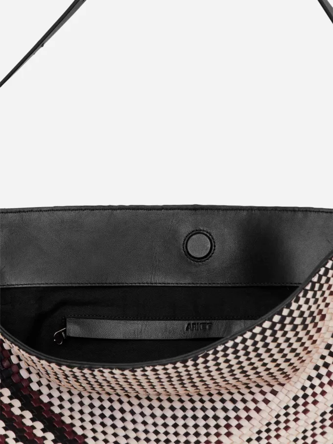 Tragetasche aus gewebtem Leder