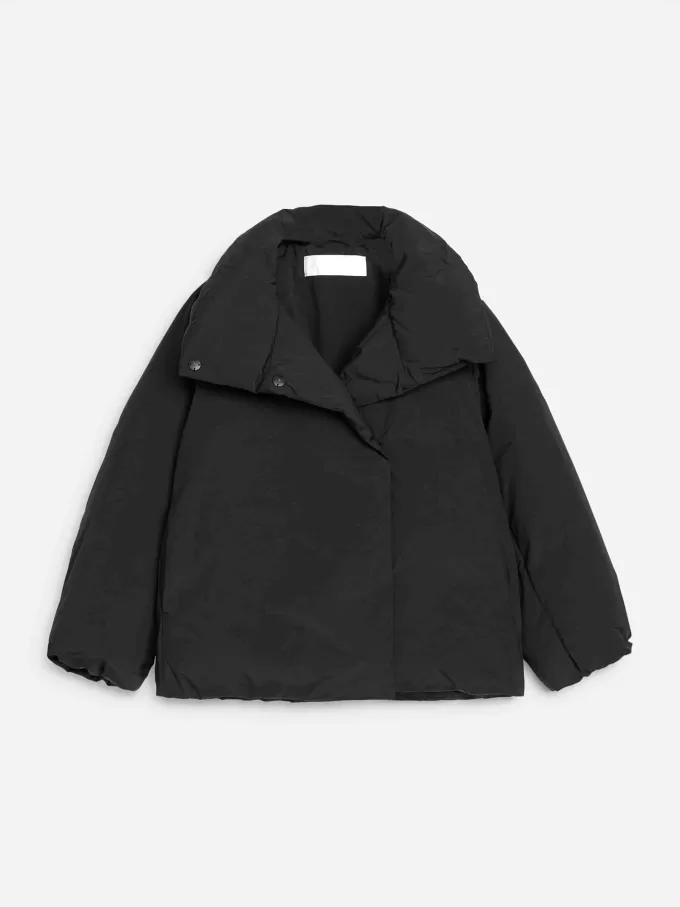 Upcycled Daunenjacke mit hohem Kragen Upcycled Daunenjacke mit hohem Kragen