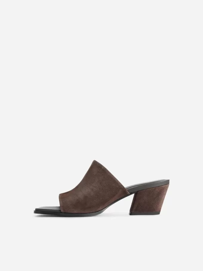 Wildledersandalen mit mittelhohem Absatz