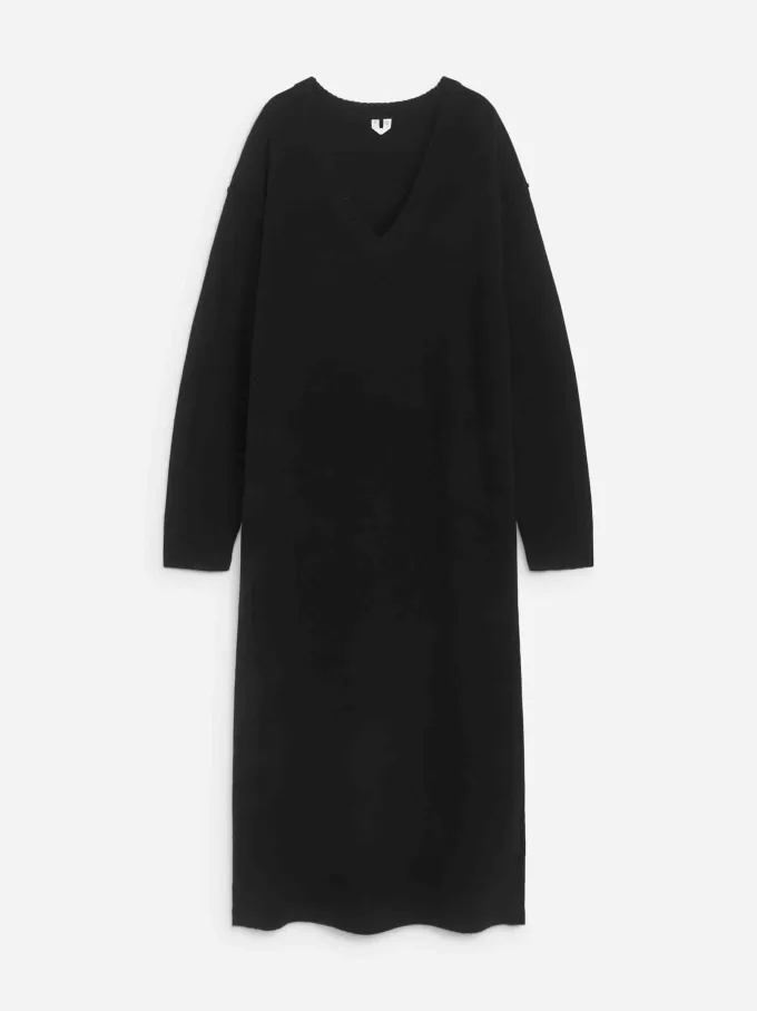 Wollkleid mit V-Ausschnitt Wollkleid mit V-Ausschnitt